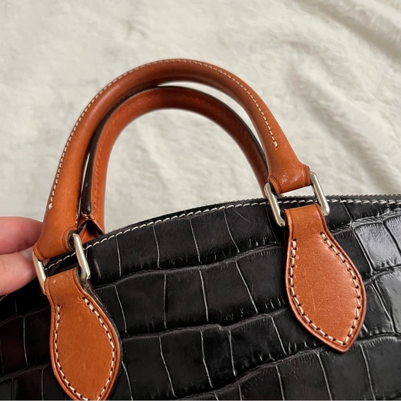 Black Crocodile Dooney & Bourke Zipper Satchel - Picture 12 of 15